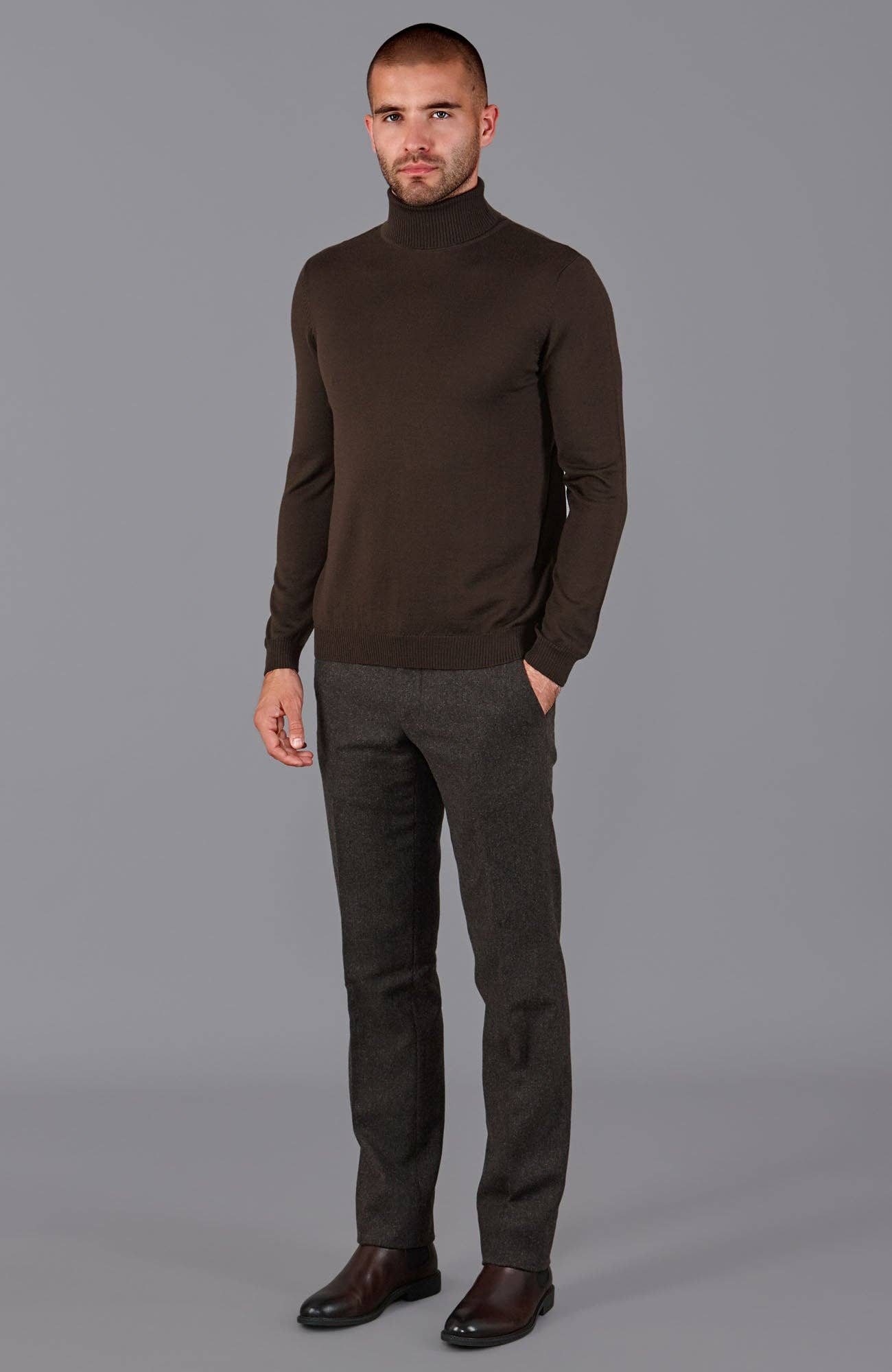 Maglione da uomo in lana merino extra fine con collo alto