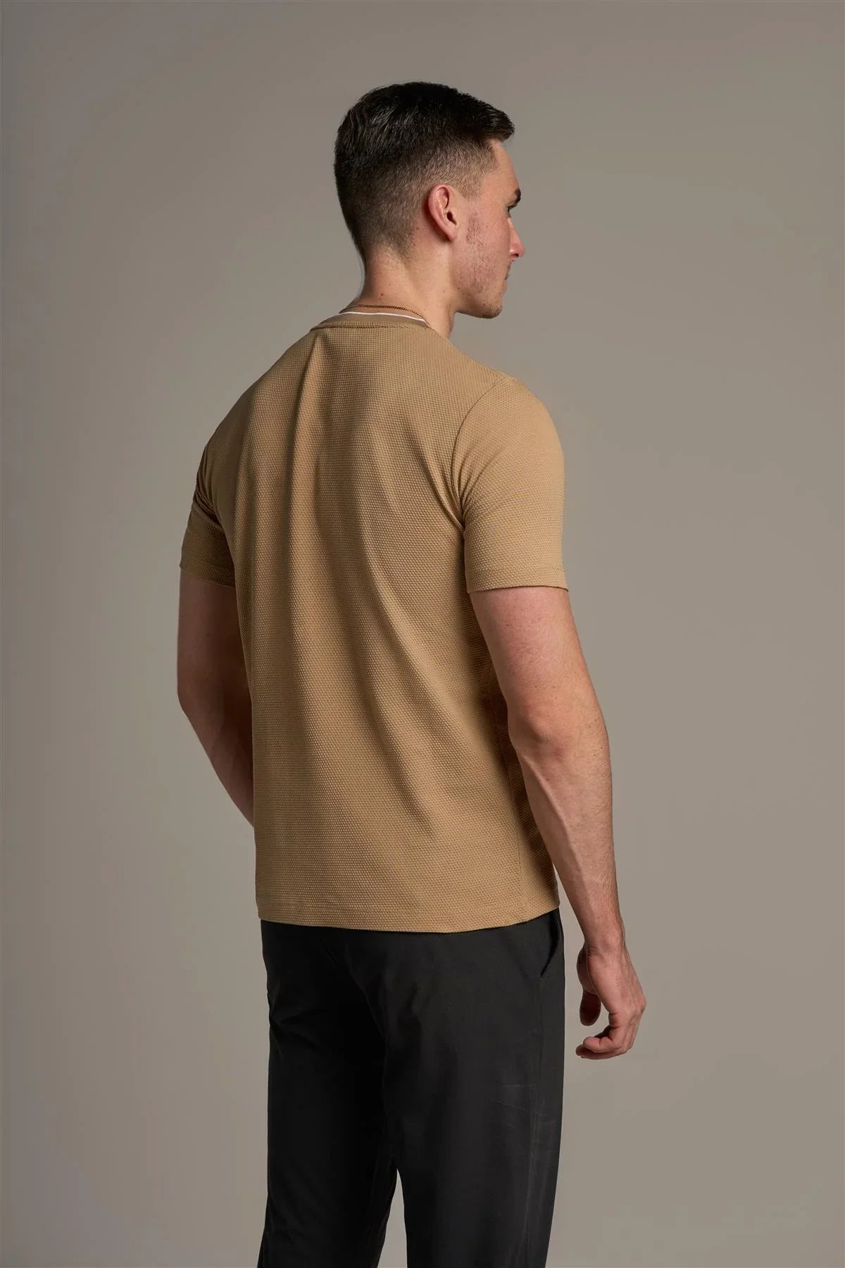 Cavani – T-Shirt Byron Sabbia