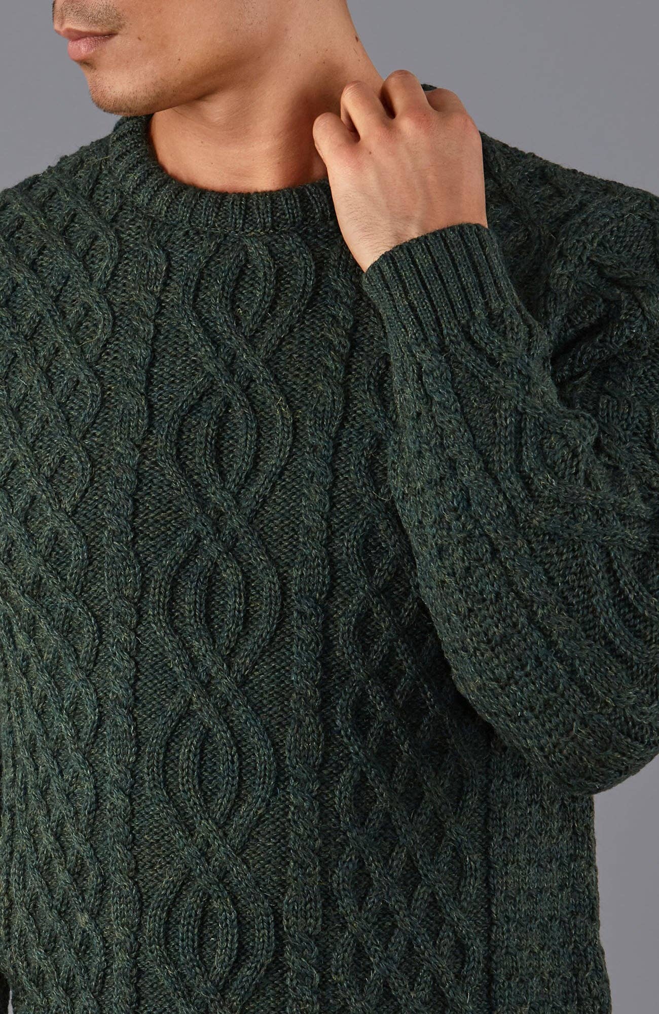 Maglione Jarvis Aran Cable da uomo in 100% lana britannica