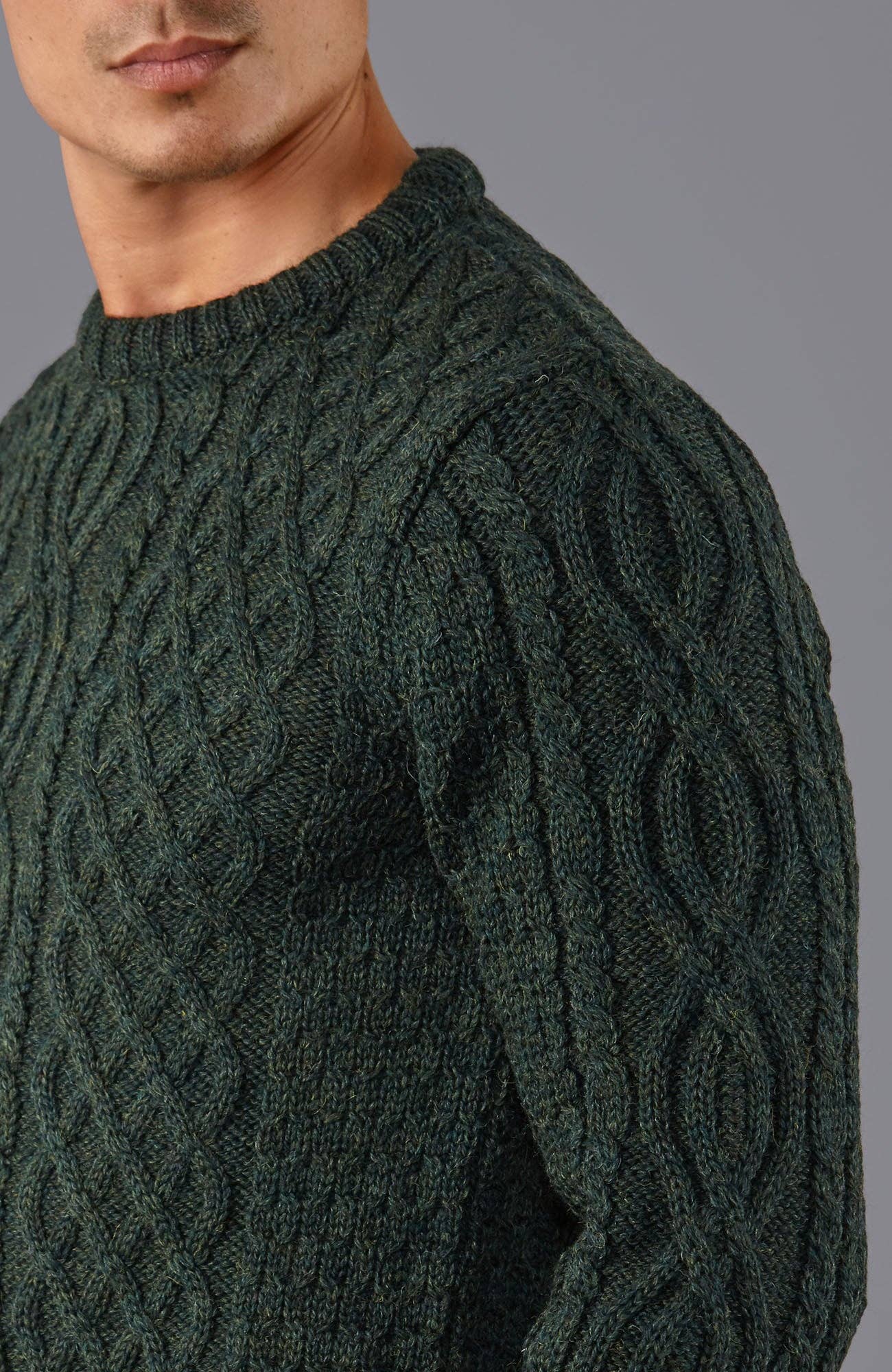 Maglione Jarvis Aran Cable da uomo in 100% lana britannica