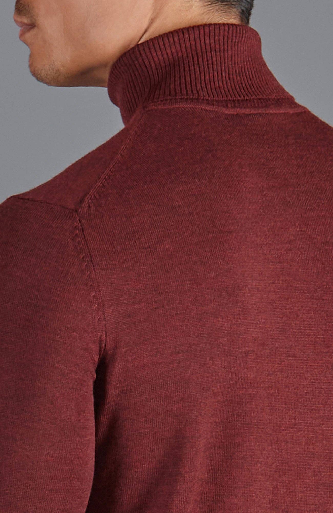Maglione da uomo in lana merino extra fine con collo alto