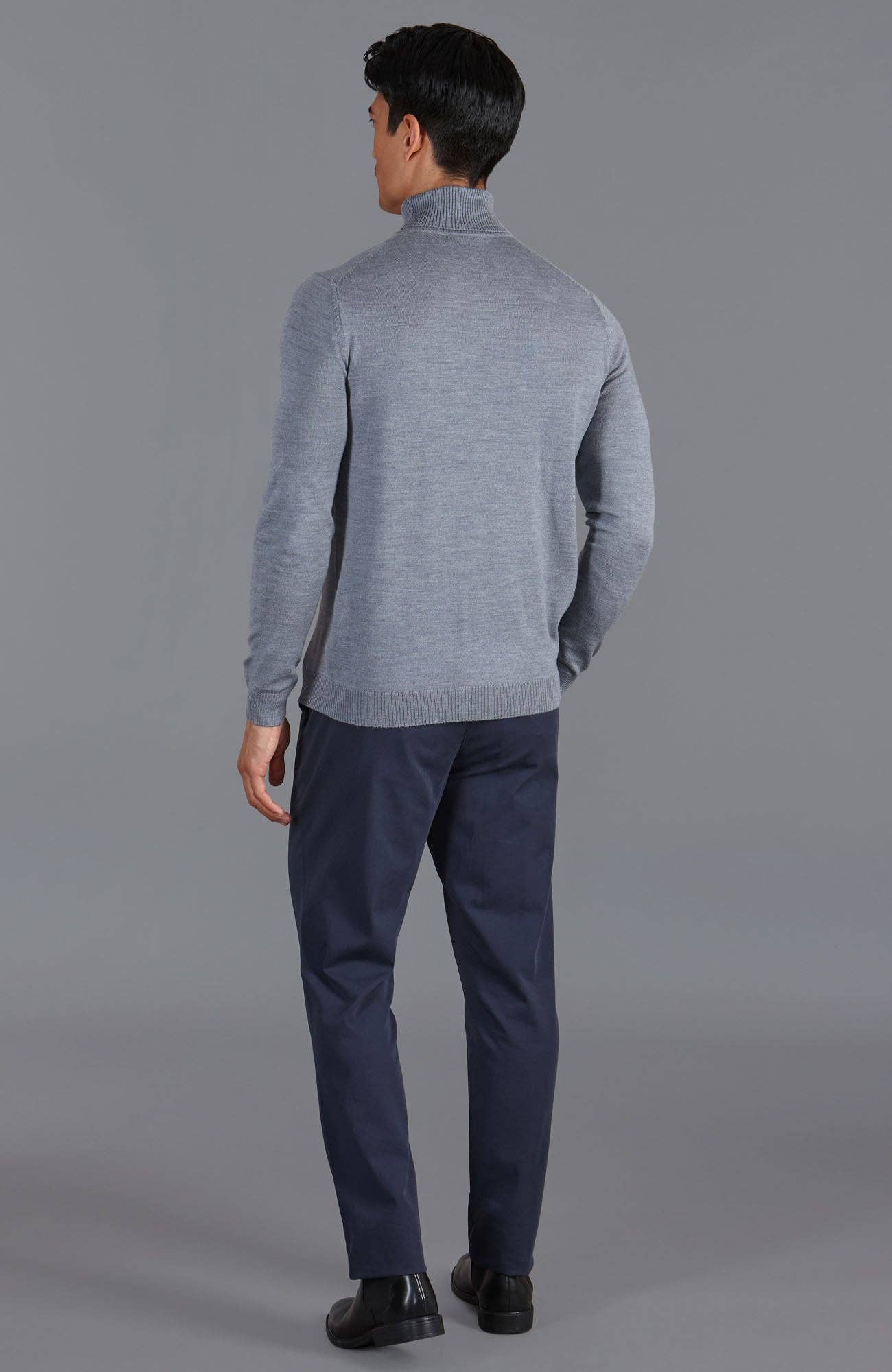 Maglione da uomo in lana merino extra fine con collo alto